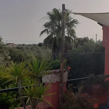 Il Vecchio Lentisco Apartment *